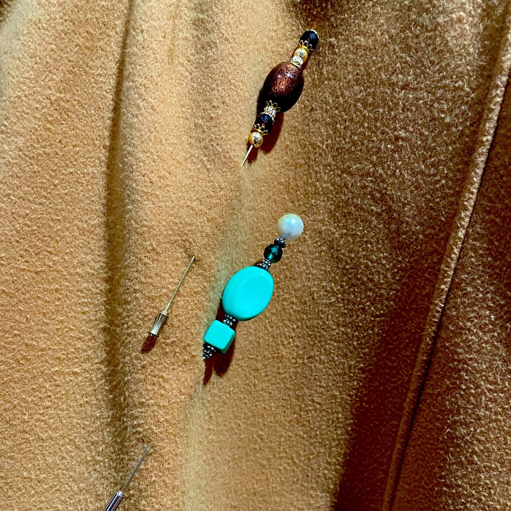 2 scarf stick pins